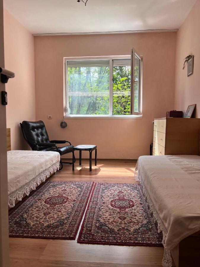 Compact City Center Apartment Kŭrdzhali エクステリア 写真