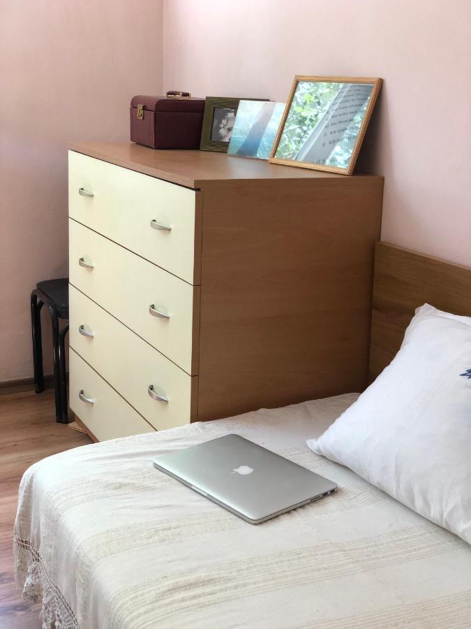 Compact City Center Apartment Kŭrdzhali エクステリア 写真