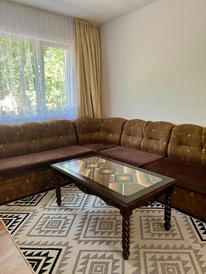 Compact City Center Apartment Kŭrdzhali エクステリア 写真